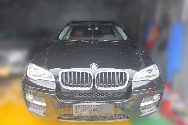 Used BMW X6  Front