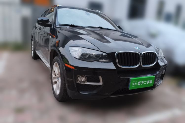 Used BMW X6  Front Right 45 Deg