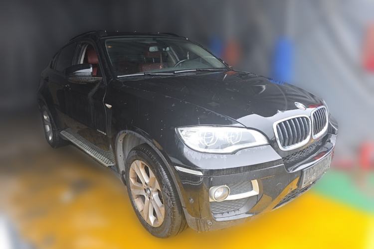 Used BMW X6  Front Right 45 Deg