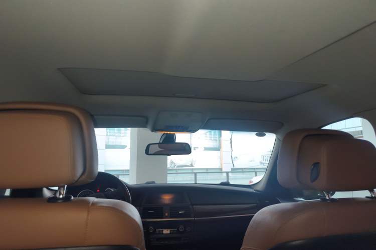 Used BMW X6 2014 xDrive35i Sport model Headliner