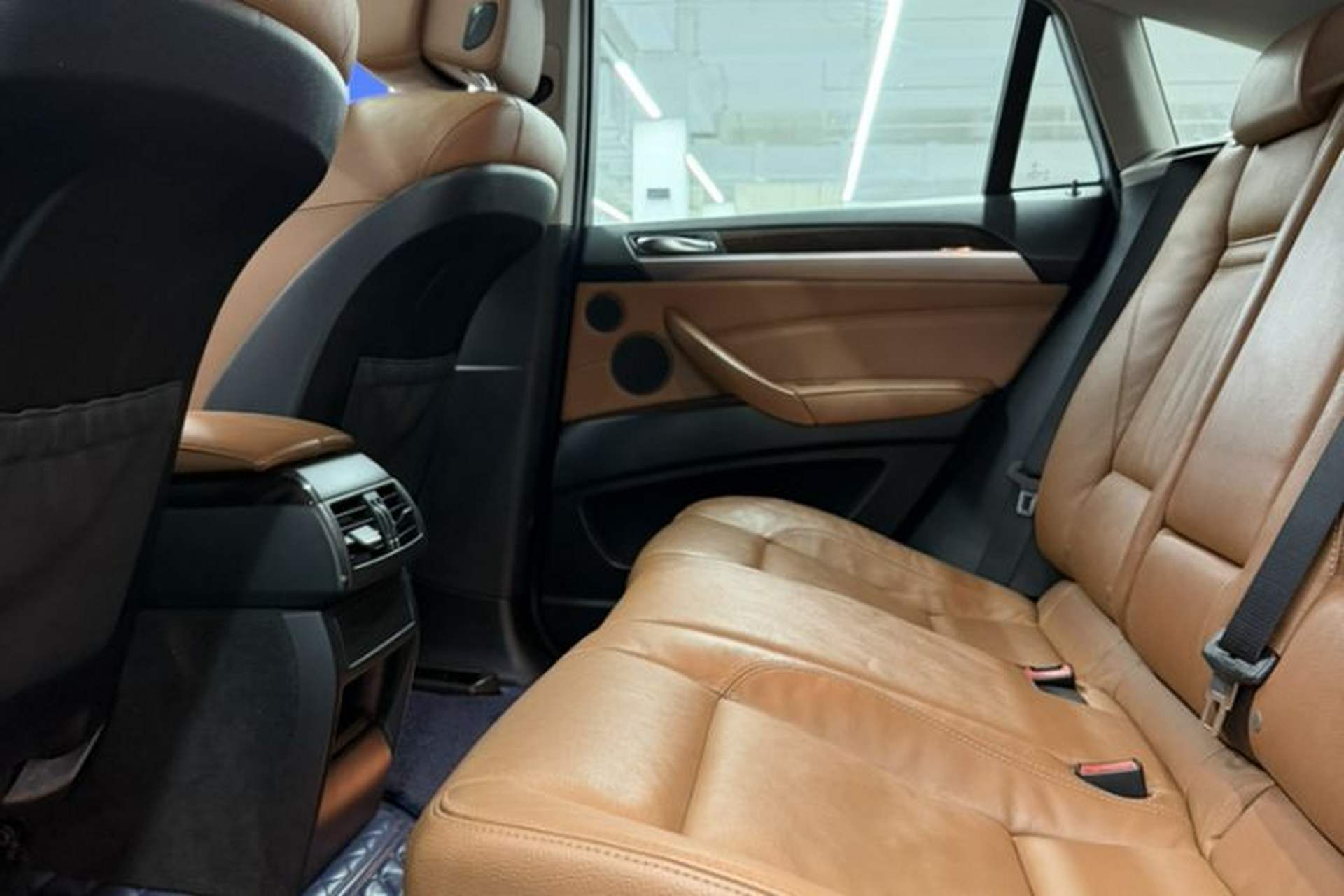 Used BMW X6 2014 xDrive35i Sport model Interior 4