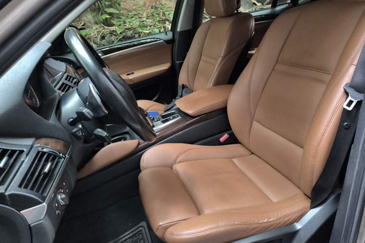 Used BMW X6 2014 xDrive35i Sport model Left Front Seat