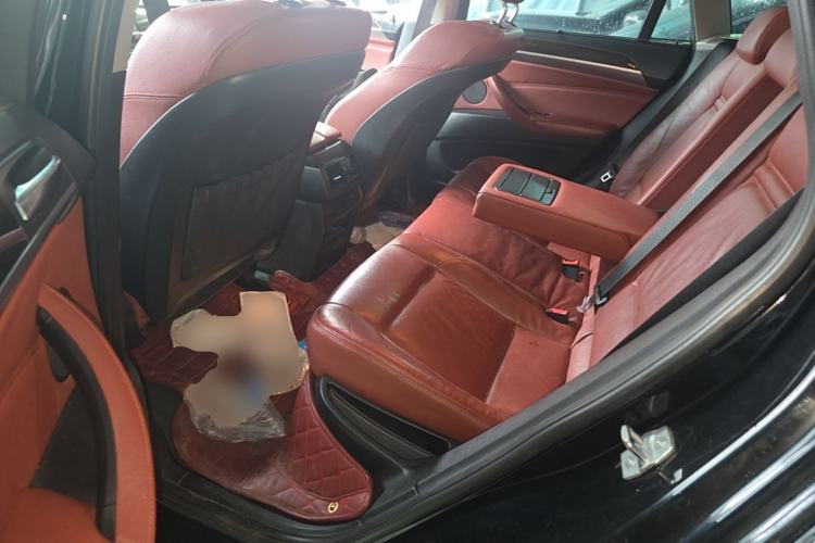 Used BMW X6  Left Rear Seat