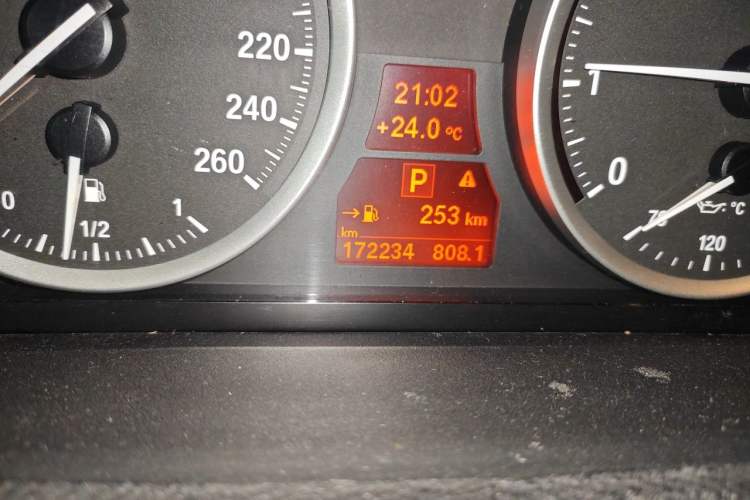 Used BMW X6 2014 xDrive35i Sport model Odometer Close Up
