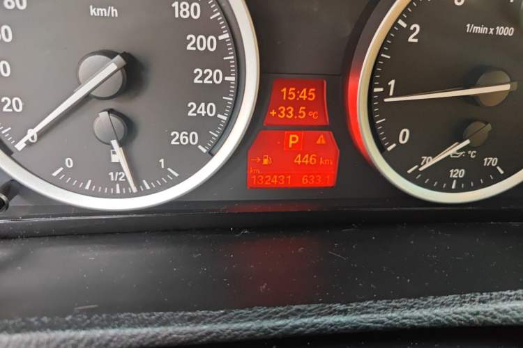 Used BMW X6  Odometer Close Up