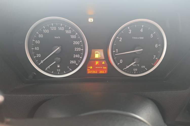 Used BMW X6  Odometer Close Up