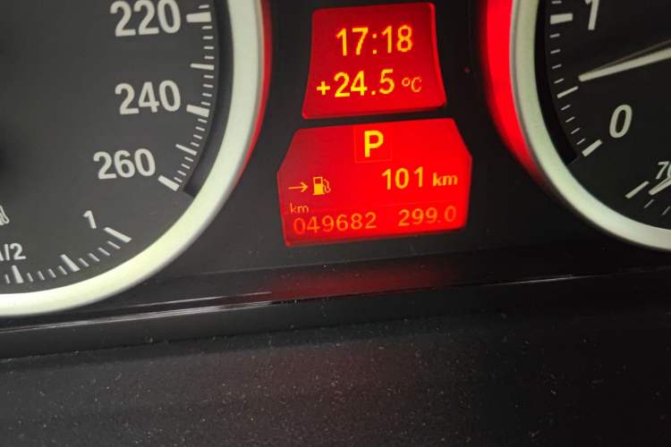 Used BMW X6 2014 xDrive35i Sport model Odometer Close Up