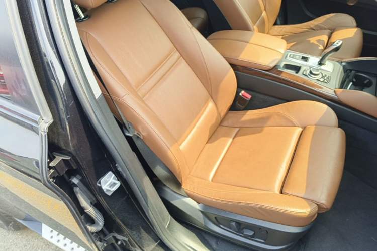 Used BMW X6 2014 xDrive35i Sport model Right Front Seat