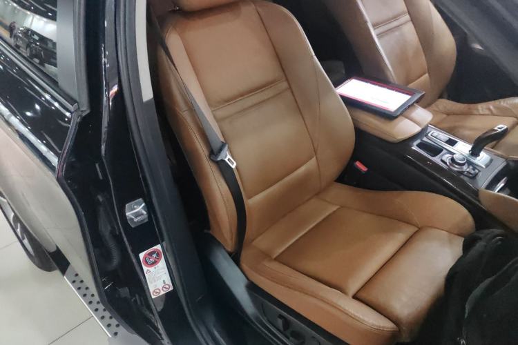 Used BMW X6 2014 xDrive35i Sport model Right Front Seat