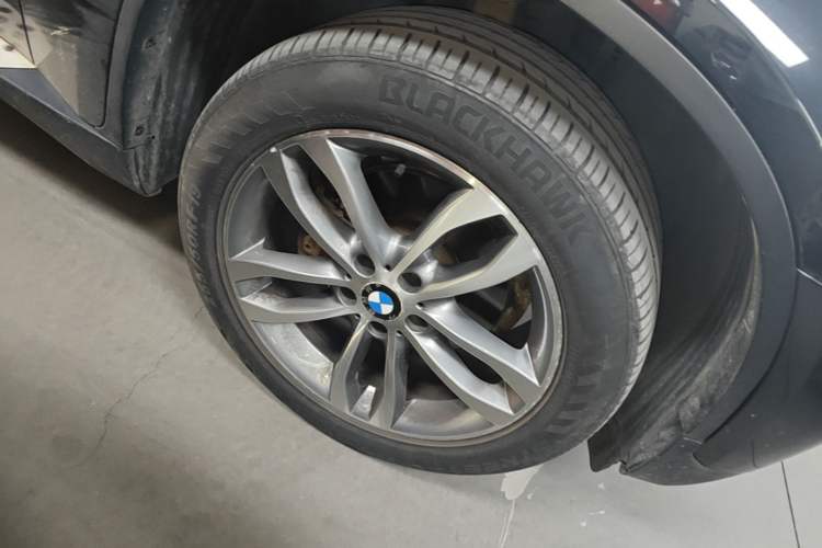 Used BMW X6 2014 xDrive35i Sport model Right Front Wheel Hub