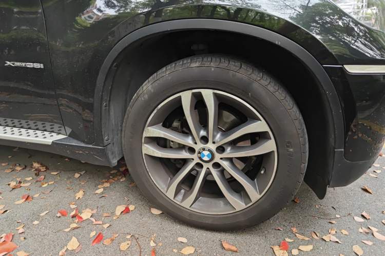 Used BMW X6 2014 xDrive35i Sport model Right Front Wheel Hub