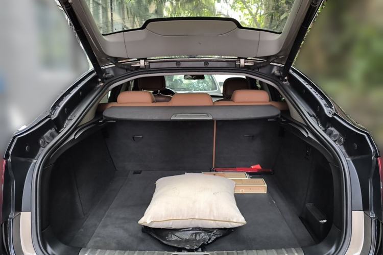 Used BMW X6 2014 xDrive35i Sport model Trunk