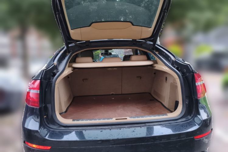 Used BMW X6  Trunk