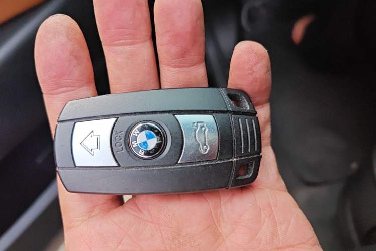 Used BMW X6  Vehicle Key