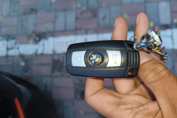 Used BMW X6  Vehicle Key