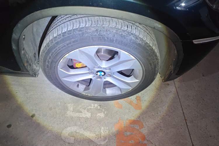 Used BMW X6 2014 xDrive35i Sport model Right Front Wheel Hub