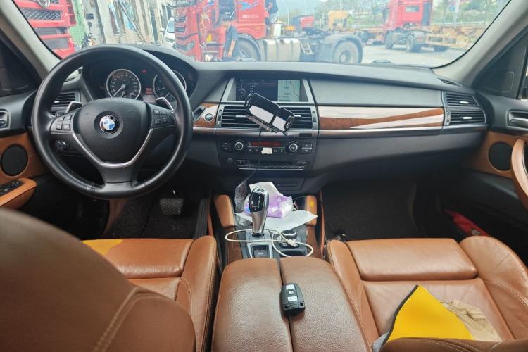 Used BMW X6  Center Console