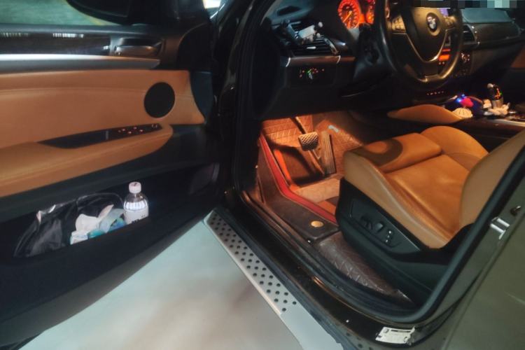 Used BMW X6 2014 xDrive35i Middle East version 5-seater Driver Seat