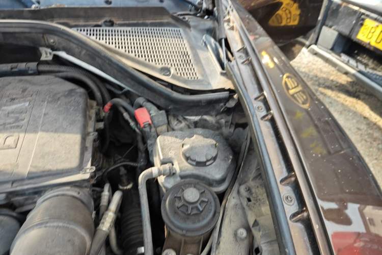 Used BMW X6  Engine Bay Left