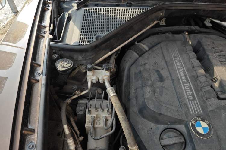 Used BMW X6  Engine Bay Right