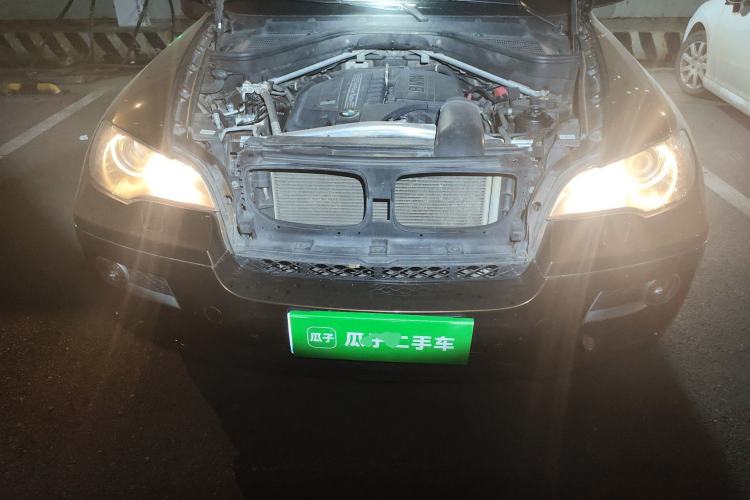 Used BMW X6 2014 xDrive35i Sport model Engine Bay