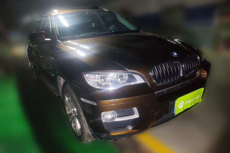 Used BMW X6 2014 xDrive35i Middle East version 5-seater Front Right 45 Deg