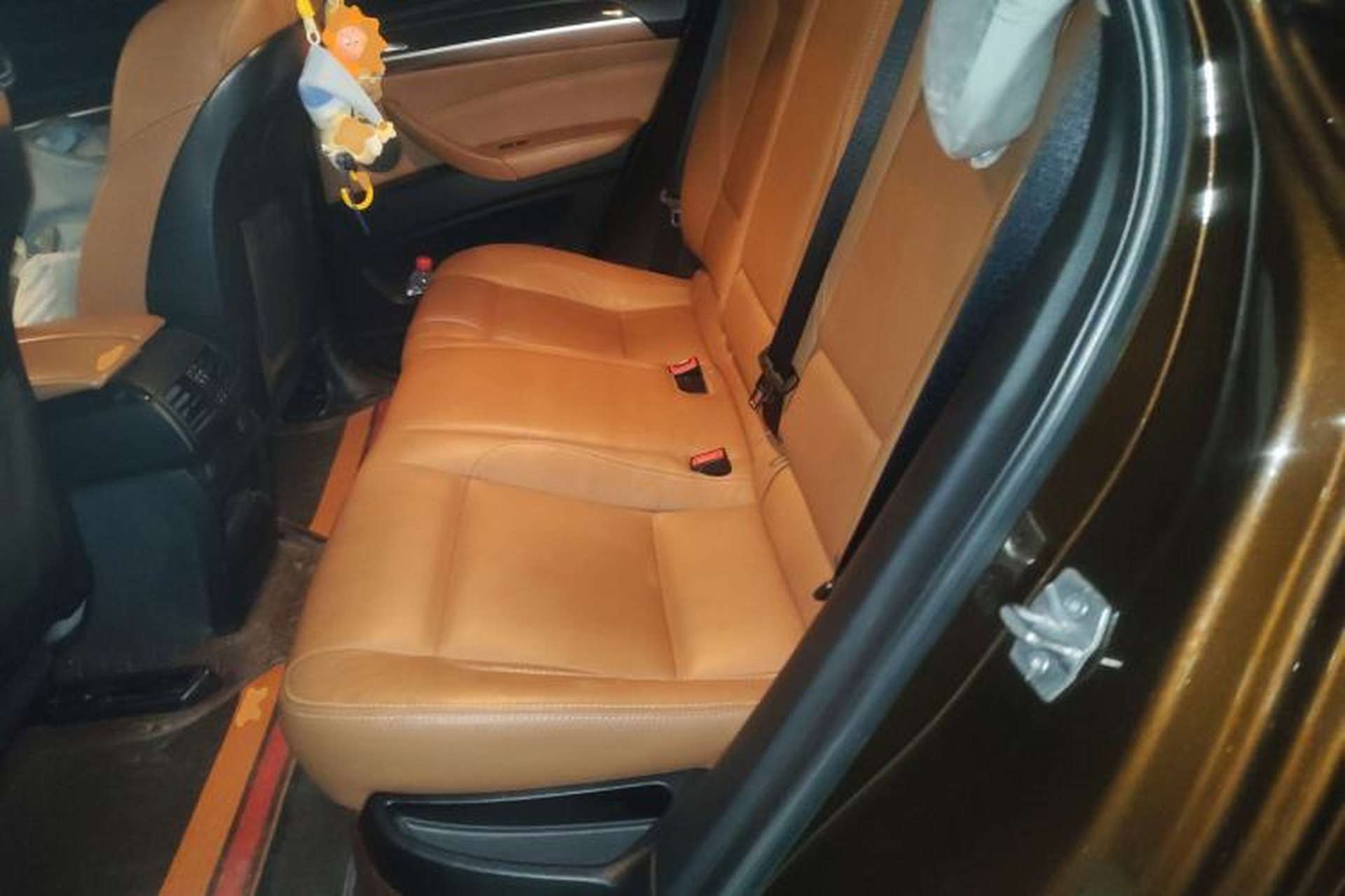 Used BMW X6 2014 xDrive35i Middle East version 5-seater Left Rear Seat