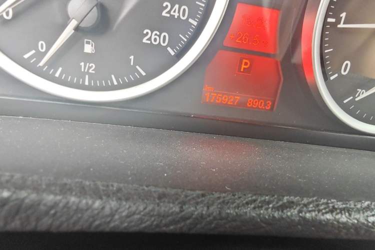 Used BMW X6  Odometer Close Up