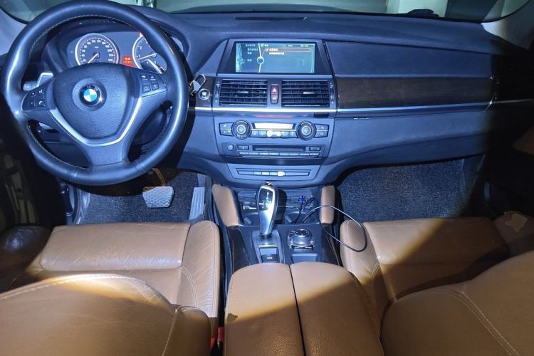 Used BMW X6 2014 xDrive35i Sport model Center Console