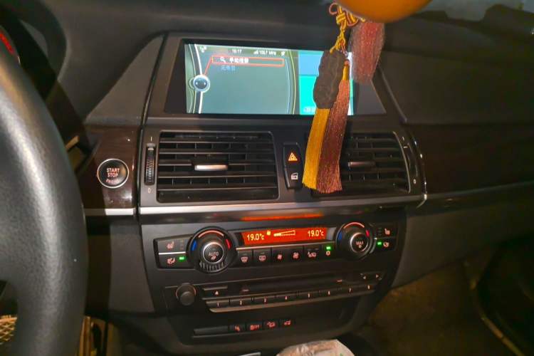Used BMW X6 2014 xDrive35i Sport model Audio And AC Panel