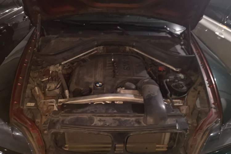 Used BMW X6 2014 xDrive35i Sport model Engine Bay
