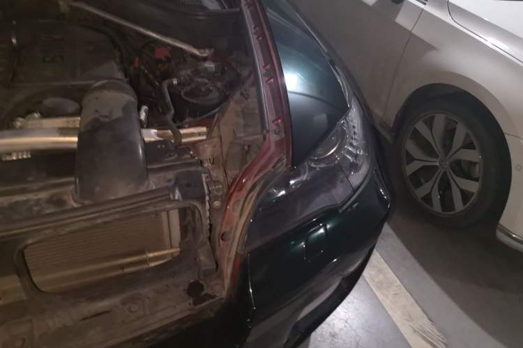 Used BMW X6 2014 xDrive35i Sport model Engine Bay Left