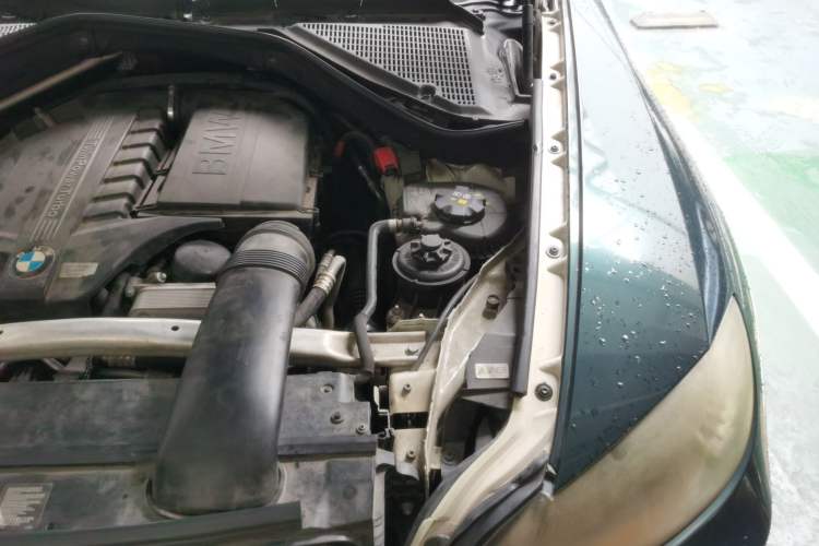 Used BMW X6 2014 xDrive35i Sport model Engine Bay Left
