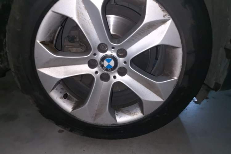 Used BMW X6 2014 xDrive35i Sport model Right Front Wheel Hub