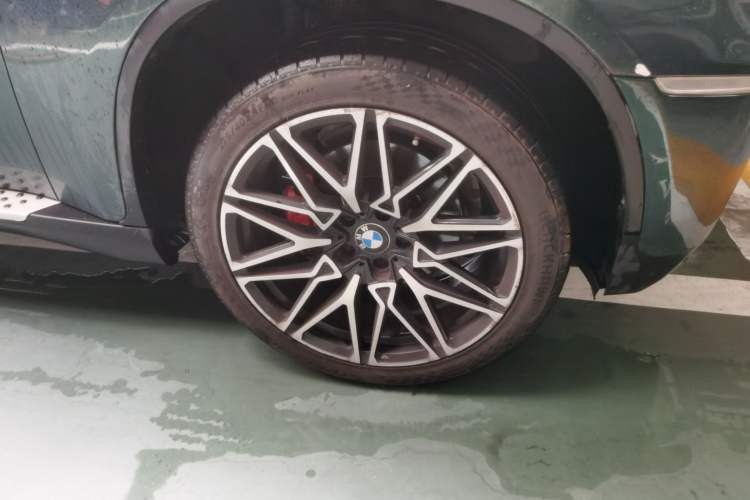 Used BMW X6 2014 xDrive35i Sport model Right Front Wheel Hub