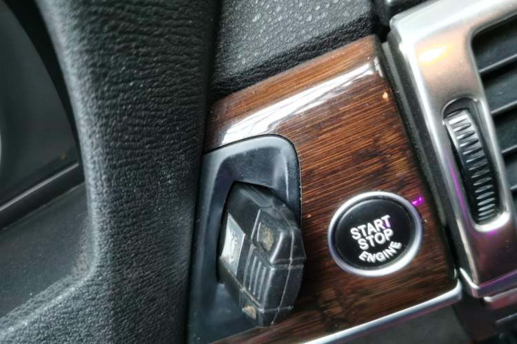 Used BMW X6 2014 xDrive35i Sport model Vehicle Key