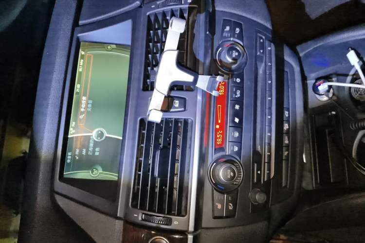 Used BMW X6  Audio And AC Panel