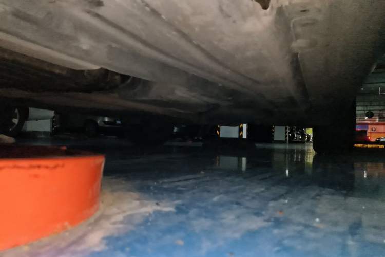 Used BMW X6  Chassis Front Left