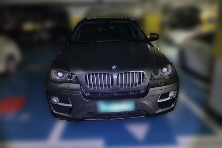 Used BMW X6  Front