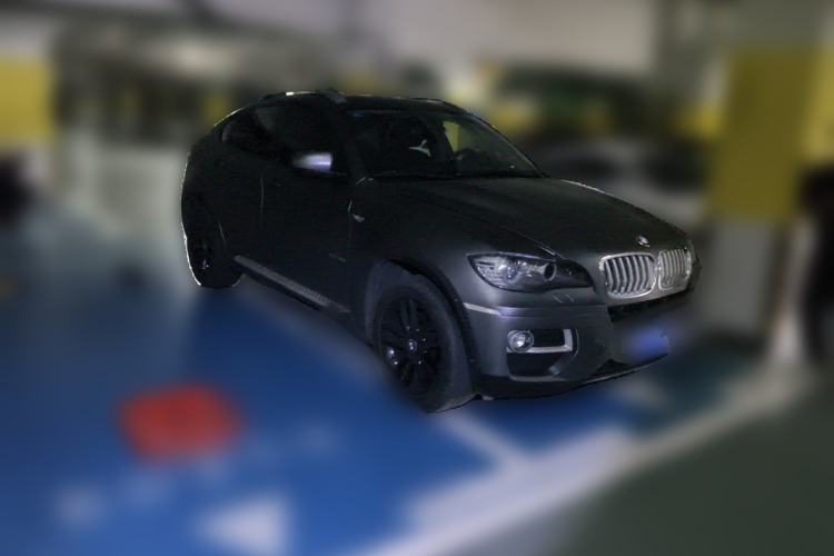 Used BMW X6  Front Right 45 Deg