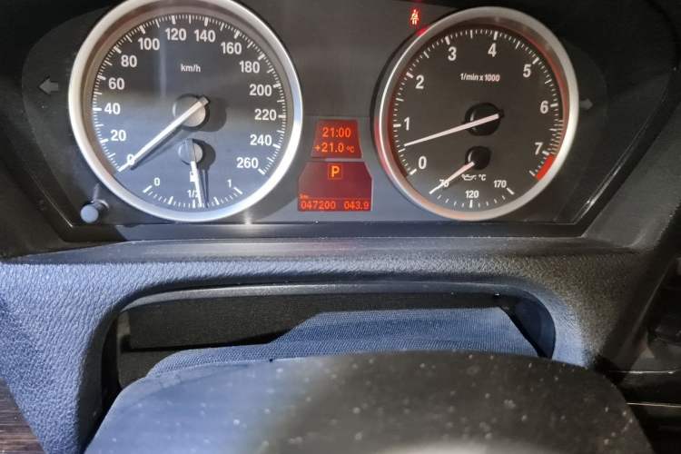 Used BMW X6  Odometer Close Up