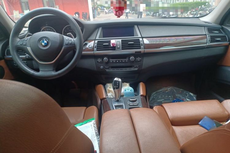 Used BMW X6  Center Console