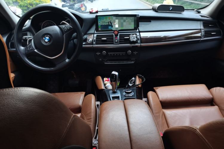 Used BMW X6 2014 xDrive35i Sport model Center Console
