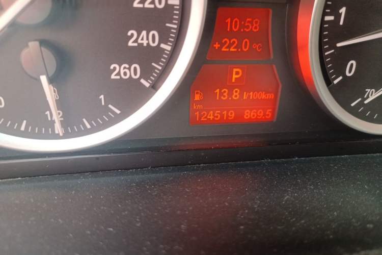 Used BMW X6  Odometer Close Up