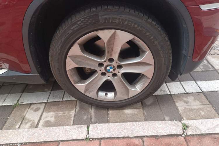 Used BMW X6  Right Front Wheel Hub