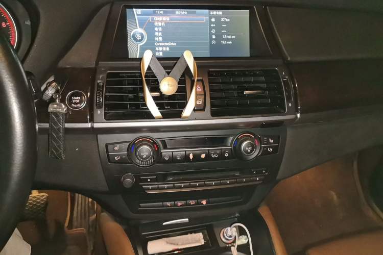 Used BMW X6 2014 xDrive35i Sport model Audio And AC Panel