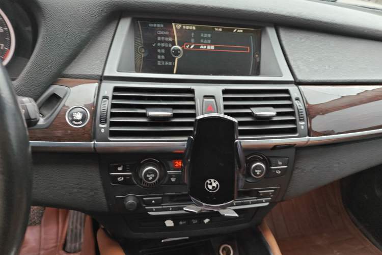 Used BMW X6 2014 xDrive35i Sport model Audio And AC Panel