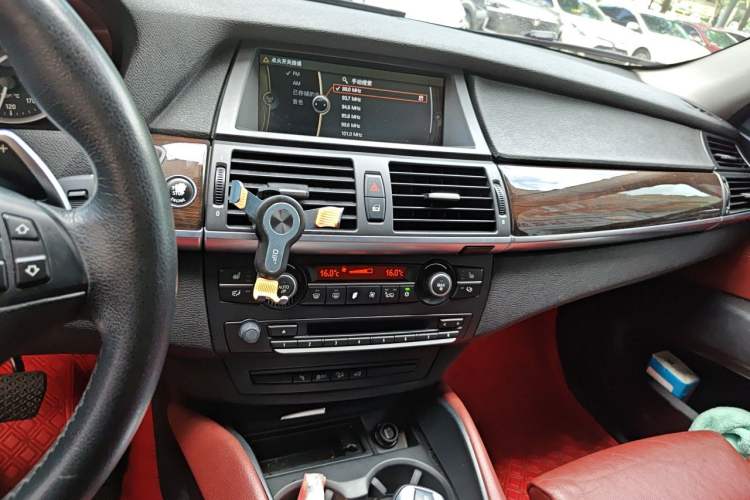 Used BMW X6 2014 xDrive35i Sport model Audio And AC Panel