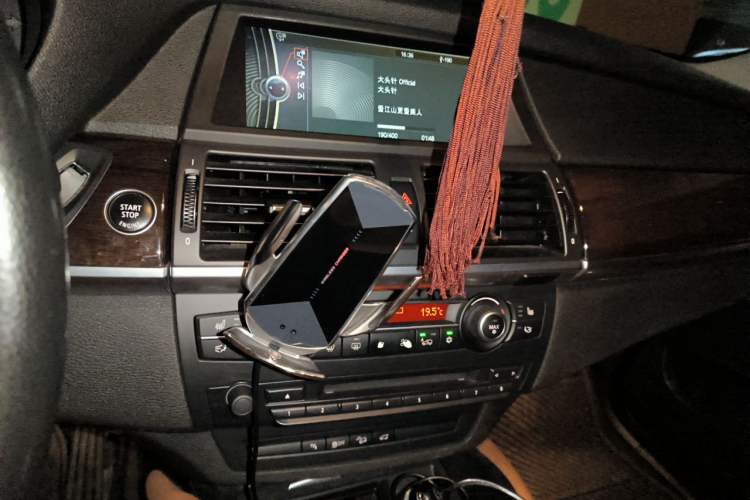 Used BMW X6 2014 xDrive35i Sport model Audio And AC Panel