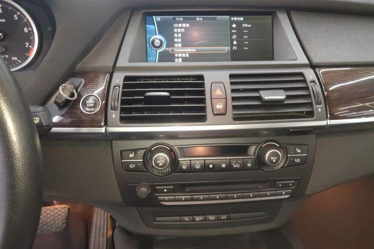 Used BMW X6 2014 xDrive35i Sport model Audio And AC Panel